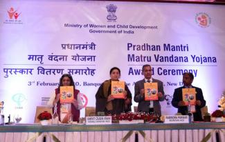 Union Minister for Women & Child Development and Textiles, Smriti Irani releasing the publication at the Pradhan Mantri Matru Vandana Yojana award ceremony, in New Delhi on February 03, 2020
